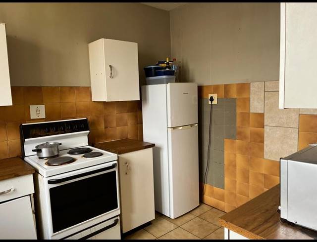5 BEDROOM APARTMENT FOR SALE IN SUNNYSIDE